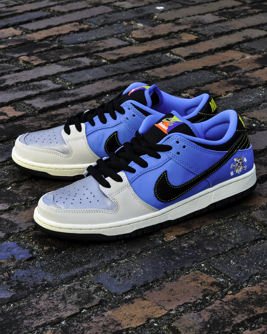 INSTANT  × NIKE SB DUNK LOW