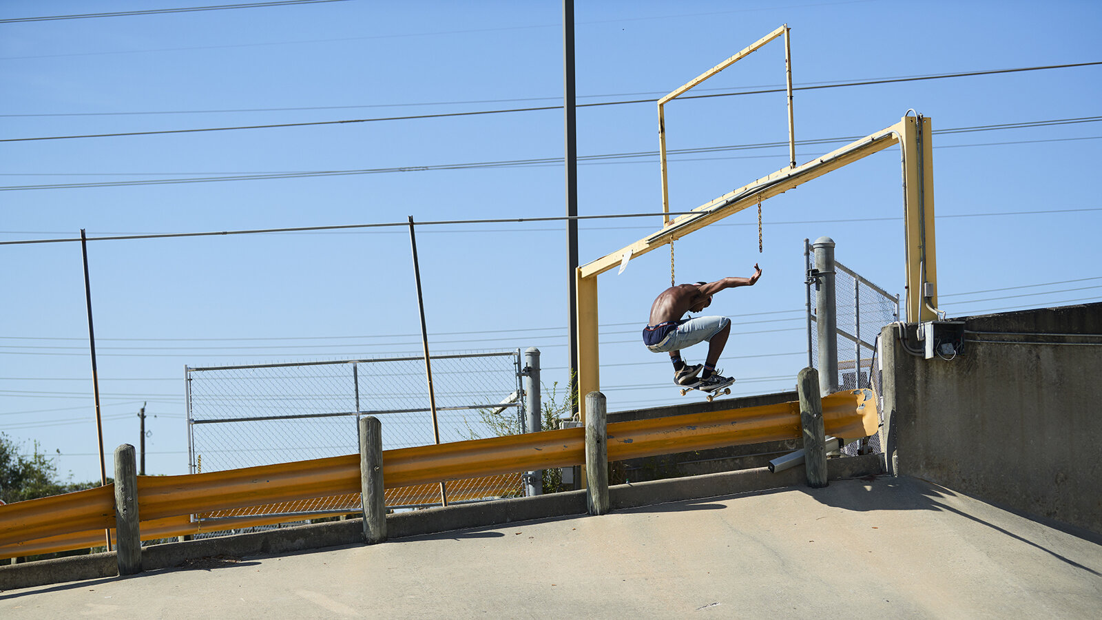 travis scott skateboarding